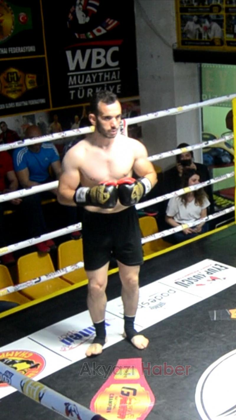 Akyazılı Dünya Şampiyonu Kick Boksçu Sercan Yeni Dünya Şampiyonasına Çıkıyor