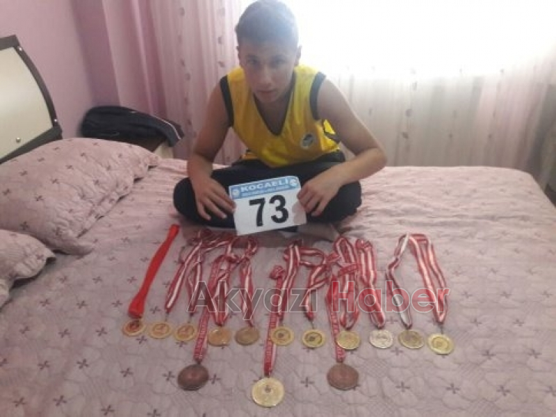 Akyazılı Ensar Atletizmde 1 Altın 2 Bronz Madalya Kazandı