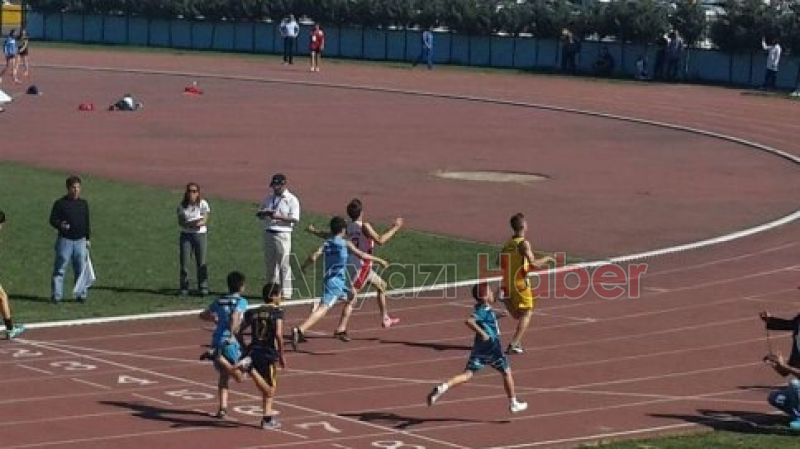 Akyazılı Ensar Atletizmde 1 Altın 2 Bronz Madalya Kazandı