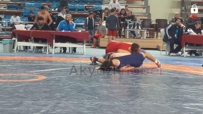  Akyazılı Genç Güreşçiler Sakarya İl Birincisi Oldu