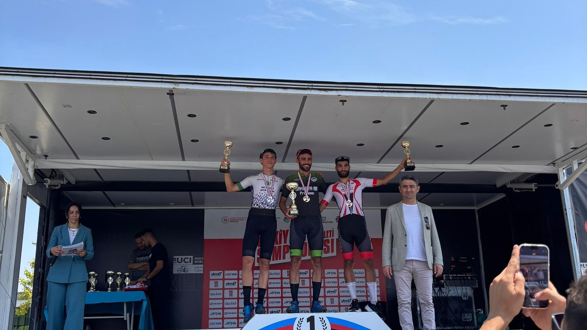 Akyazılı Genç pedalcı Türkiye üçüncüsü