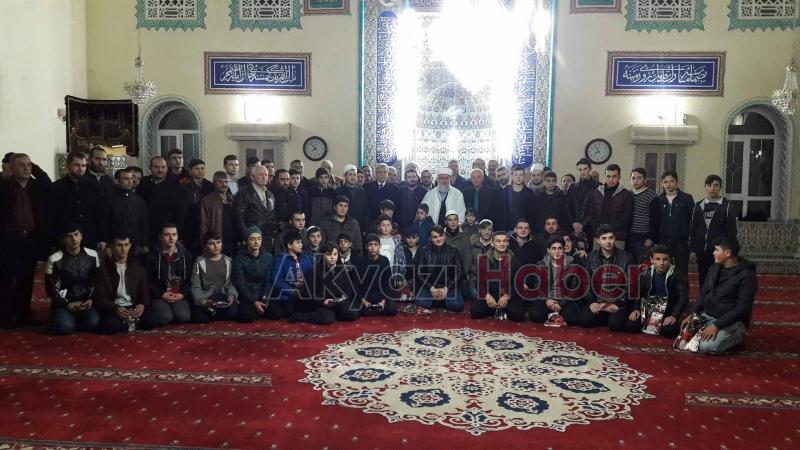 Akyazılı Gençler Yatsı Namazında Biraya Geldi