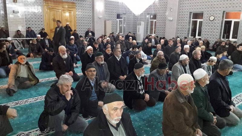 Akyazılı Gençler Yatsı Namazında Buluştu