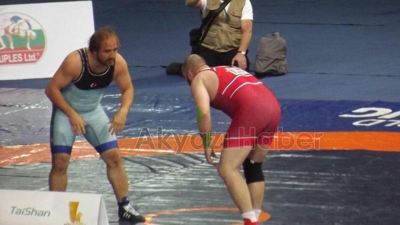 Akyazılı Güreşçi Adem Altun Dünya Üçüncüsü Oldu