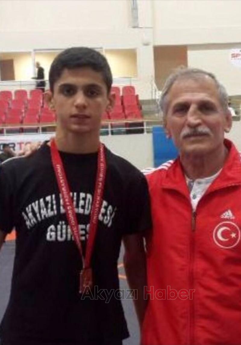 Akyazılı güreşçi Balkan Şampiyonu oldu