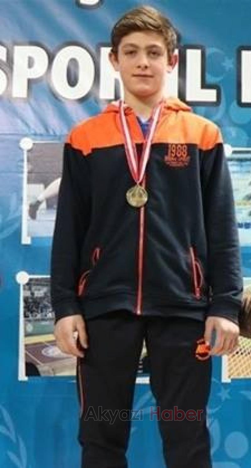 Akyazılı Güreşçi Milli Takım Yolunda