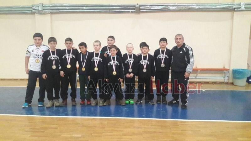 AKYAZILI GÜREŞÇİLER BAŞARIYLA DÖNDÜ