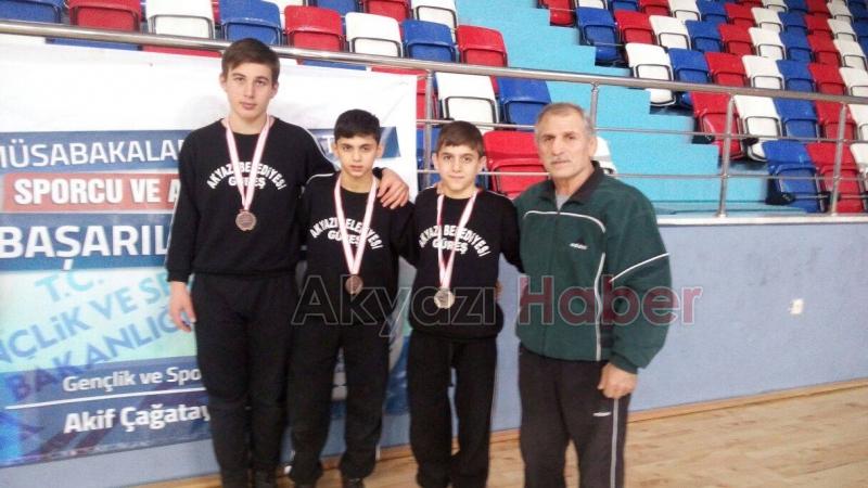 AKYAZILI GÜREŞÇİLER BAŞARIYLA DÖNDÜ