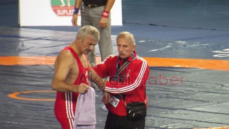 Akyazılı Güreşçiler Şampiyonaya Damga Vurdu