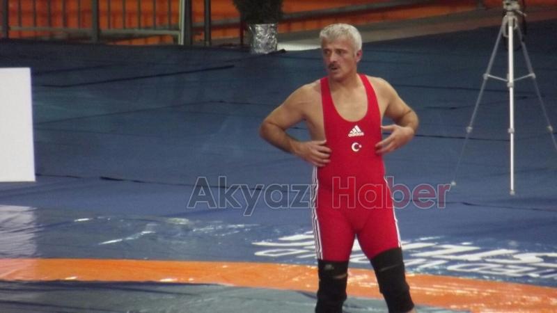 Akyazılı Güreşçiler Şampiyonaya Damga Vurdu