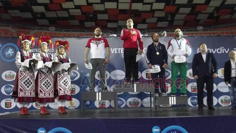 Akyazılı Güreşçiler Şampiyonaya Damga Vurdu