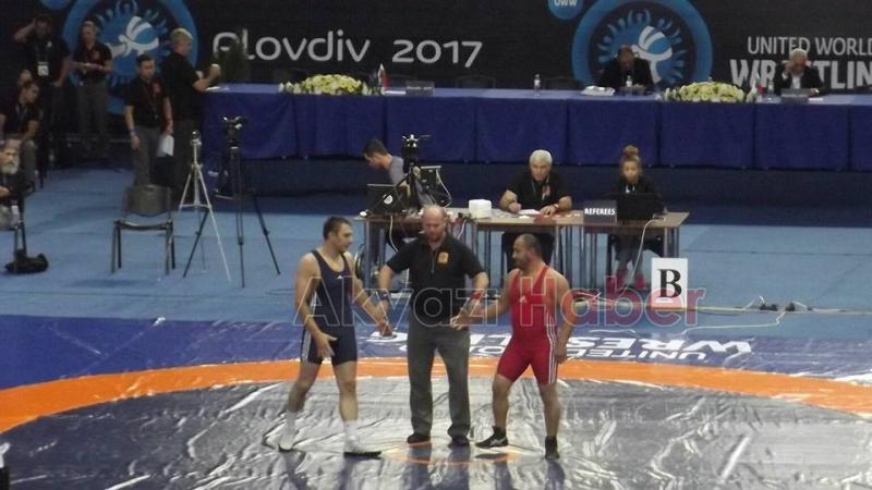 Akyazılı Güreşçiler Şampiyonaya Damga Vurdu