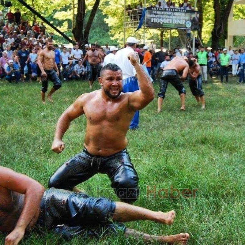 Akyazılı Güreşçiler Tarihi Kırkpınar Yağlı Güreşleri'nde Boy Gösterecek