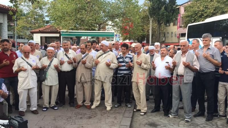 Akyazılı Hacı Adayları Kutsal Topraklara Dualarla Uğurlandı