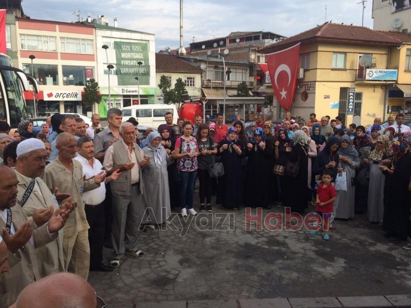 Akyazılı Hacı Adayları Kutsal Topraklara Dualarla Uğurlandı