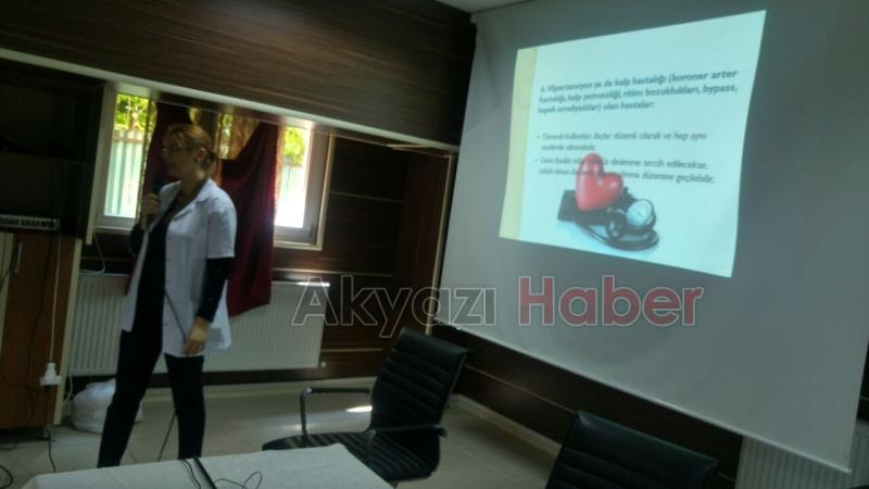 AKYAZILI HACI ADAYLARINA TEMEL SAĞLIK BİLGİLİ SEMİNER VERİLDİ