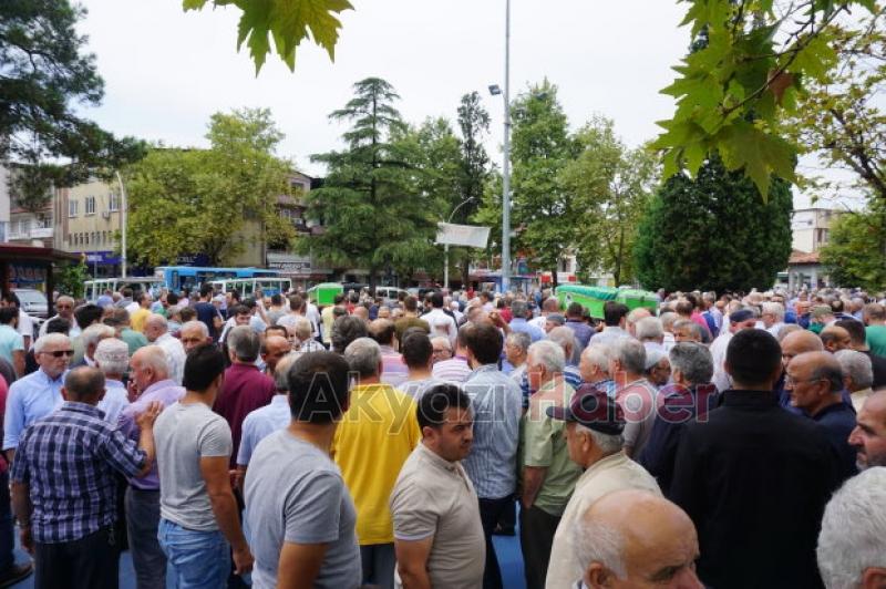 Akyazılı iş adamı fazlı özdemir son yolculuğuna uğurlandı