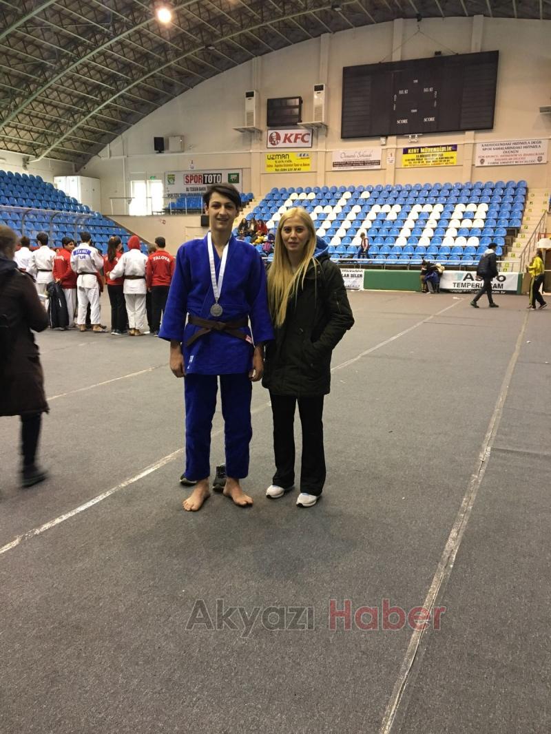 AKYAZILI JUDOCULAR ŞAMPİYON OLDU