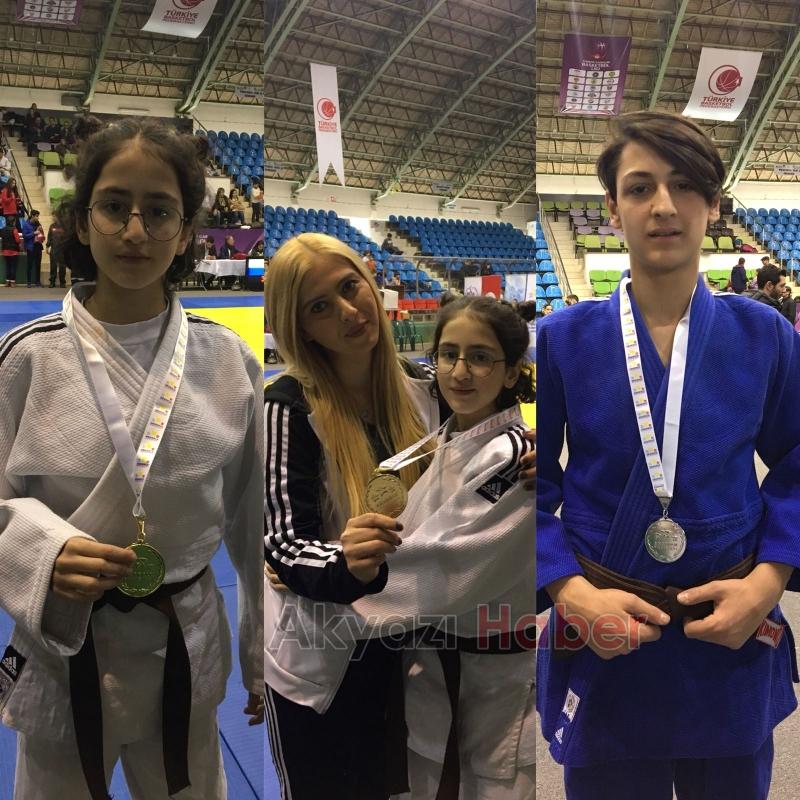 AKYAZILI JUDOCULAR ŞAMPİYON OLDU