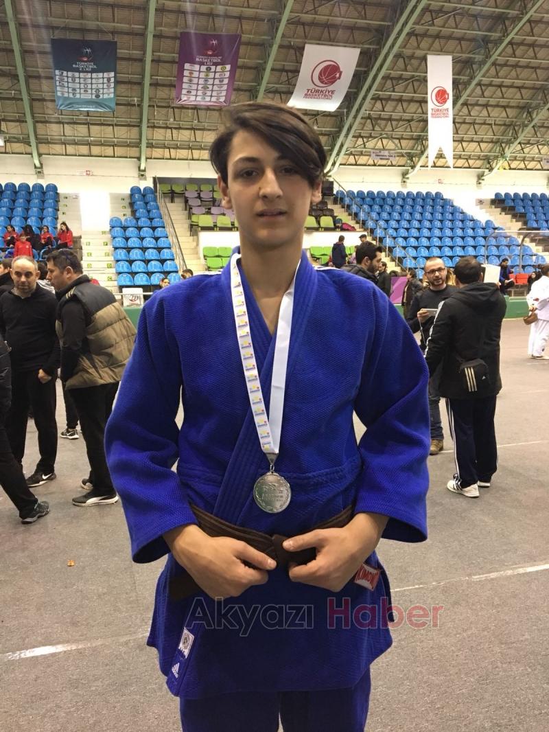 AKYAZILI JUDOCULAR ŞAMPİYON OLDU