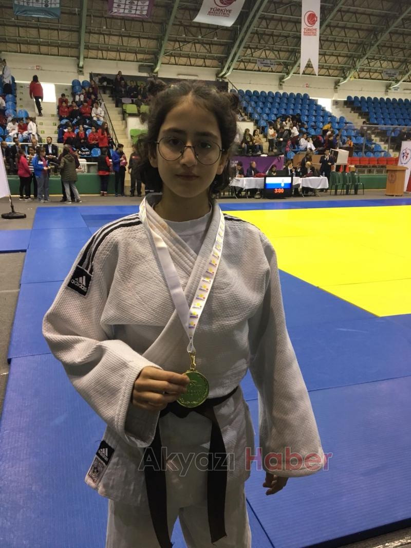 AKYAZILI JUDOCULAR ŞAMPİYON OLDU