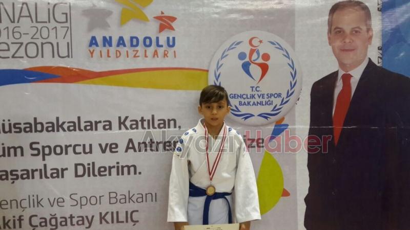 Akyazılı Judocular Türkiye Üçüncüsü Oldular