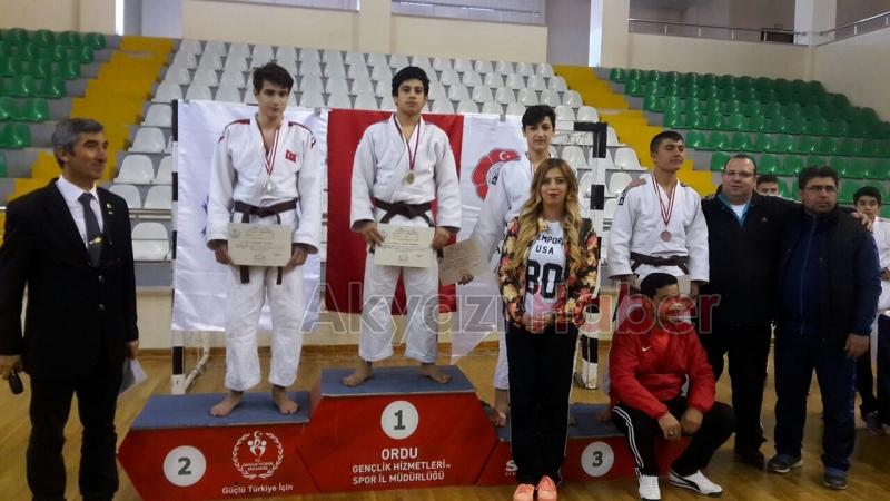 Akyazılı Judocular Türkiye Üçüncüsü Oldular
