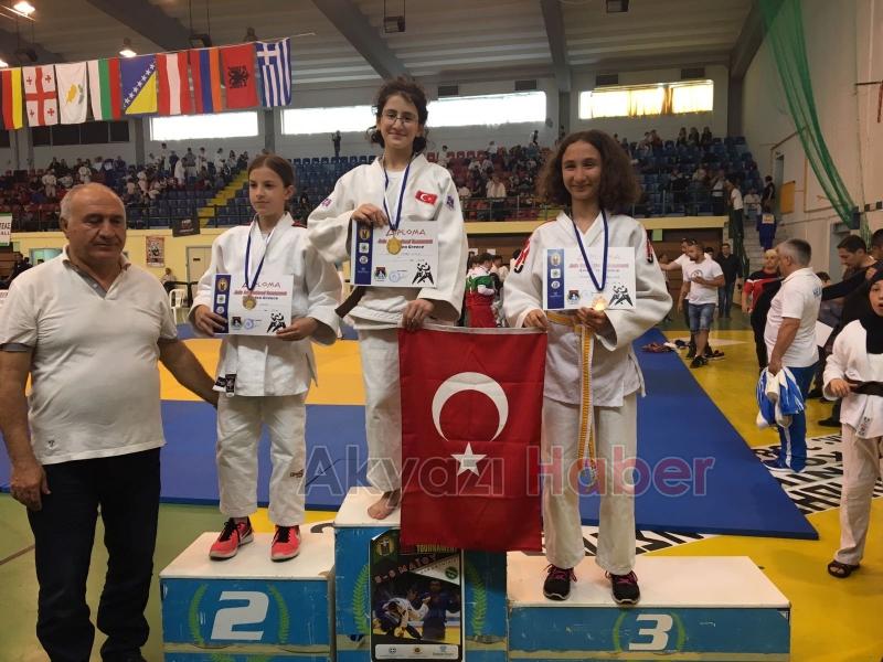AKYAZILI JUDOCULAR YUNANİSTAN’DA ŞAMPİYON OLDU