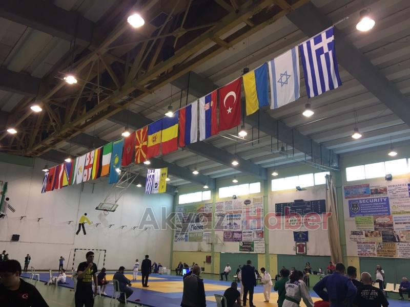 AKYAZILI JUDOCULAR YUNANİSTAN’DA ŞAMPİYON OLDU