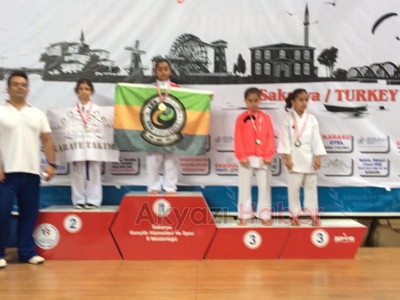 Akyazılı Karateciler Altın Madalyasız Dönmüyor