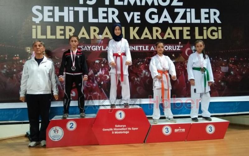 AKYAZILI KARATECİLER ÇOŞTU BİR KERE