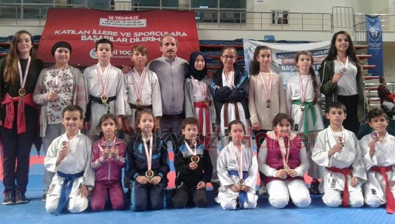 AKYAZILI KARATECİLER ÇOŞTU BİR KERE