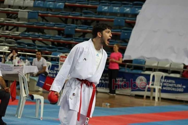 Akyazılı Milli Karateci Dünya Üçüncüsü Oldu