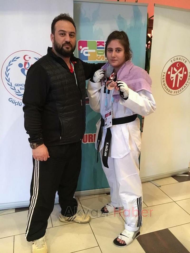 Akyazılı Milli Tekvandocu Kübra Sağlam Yine Boş Geçmedi