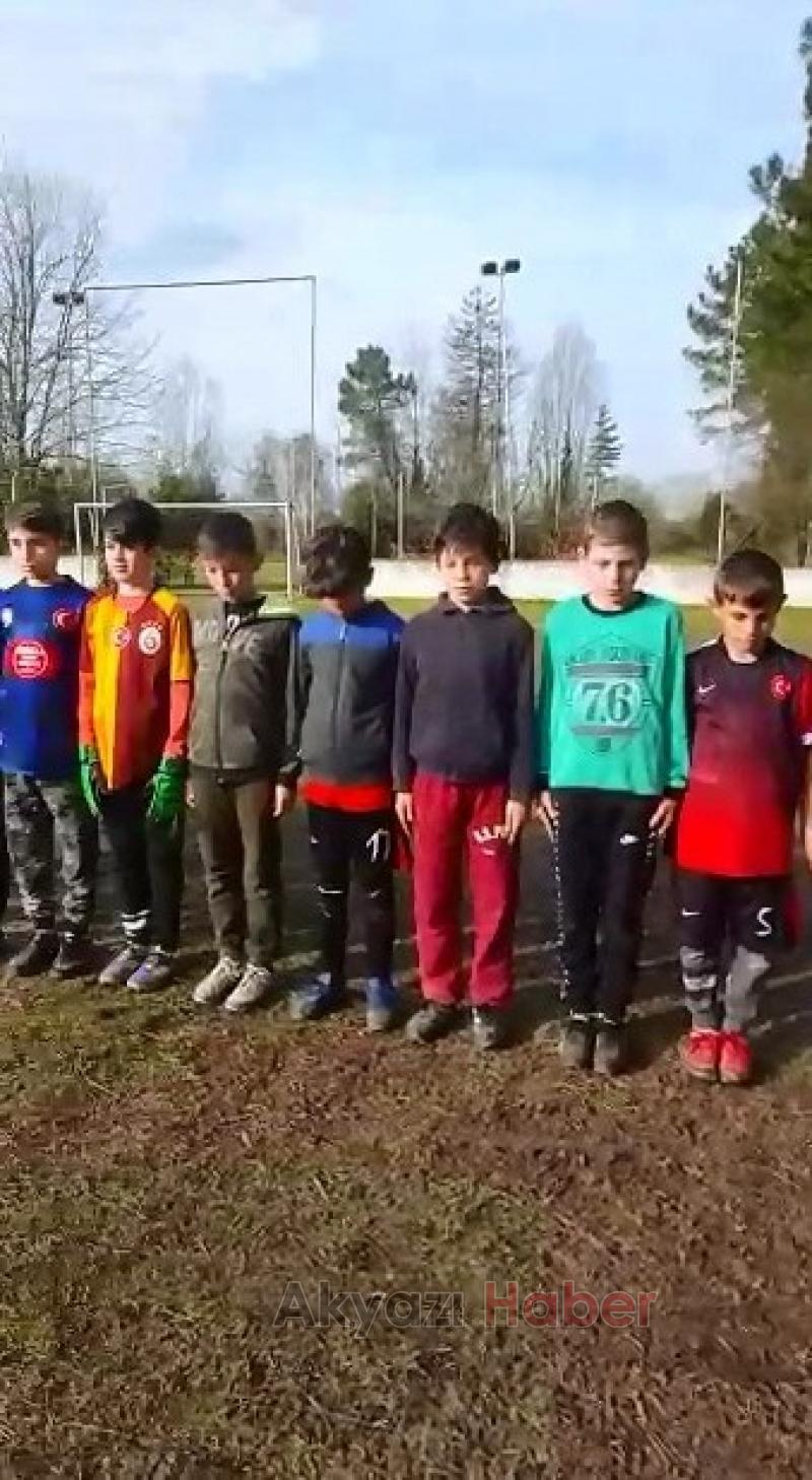 Akyazılı Minik Sporcular Şehitlerimiz İçin Dua Etti