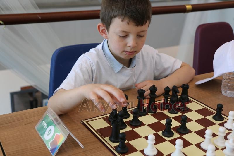 Akyazılı minikler bu turnuvada ter döktü 