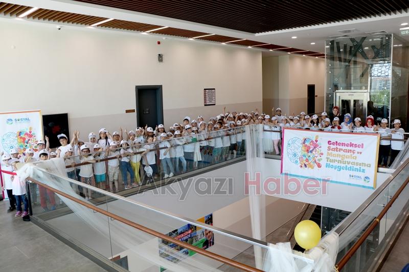 Akyazılı minikler bu turnuvada ter döktü 