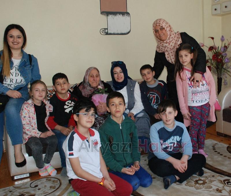 Akyazılı Miniklerden Yaşlılara Vefa