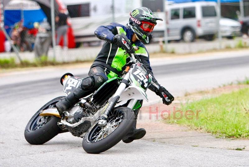 Akyazılı Motosikletçi Türkiye Süpermoto Şampiyonası'nda Yarışacak