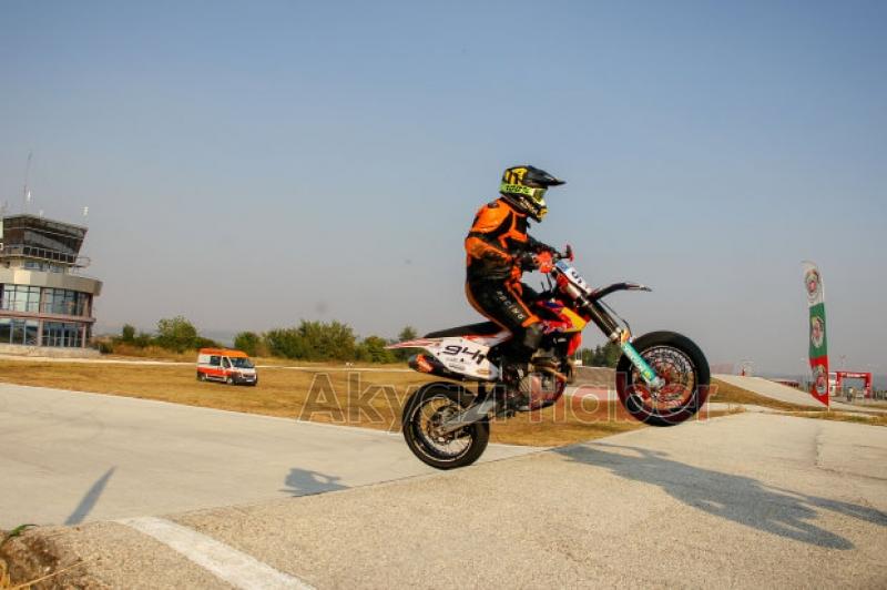 Akyazılı motosikletçiden büyük başarı