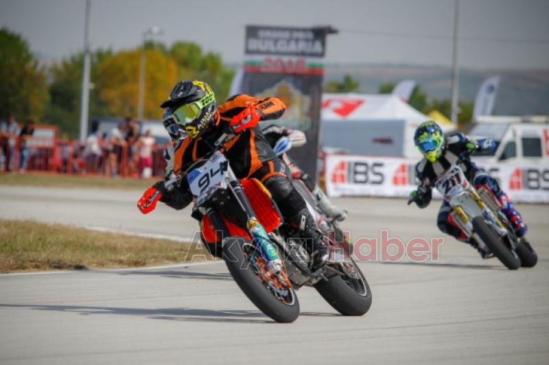 Akyazılı motosikletçiden büyük başarı