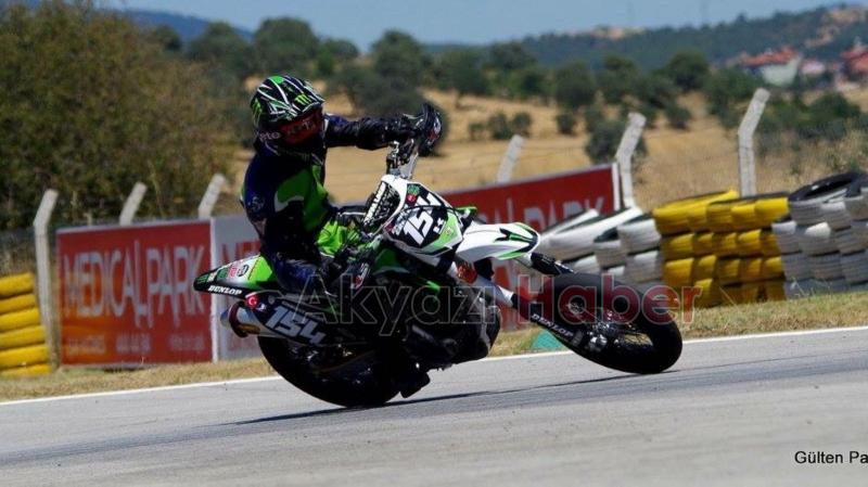  Akyazılı Motosikletçiler Afyon’dan Kupasız Dönmedi