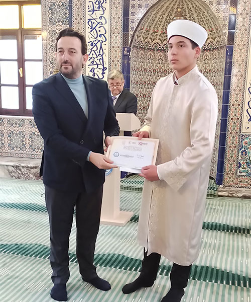 Akyazılı öğrenciler elde ettikleri derecelerle gururlandırdı