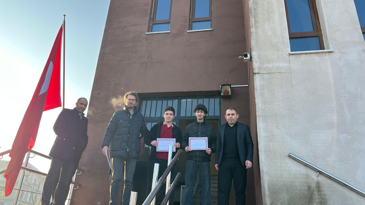 Akyazılı öğrencilerden büyük başarı