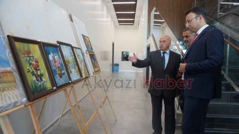 Akyazılı ressamın sergisi açıldı