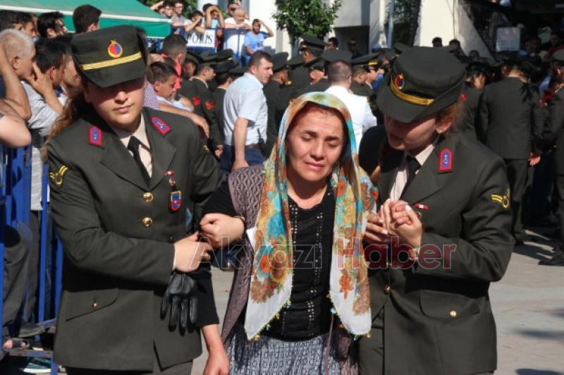 Akyazılı Şehit Uzman Çavuş Yunus Aktaş Ebediyete Uğurlandı