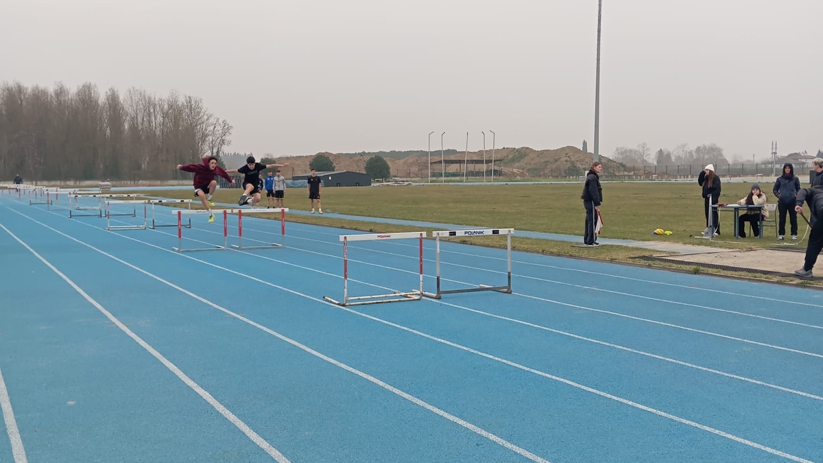 Akyazılı sporculardan atletizmde büyük başarı