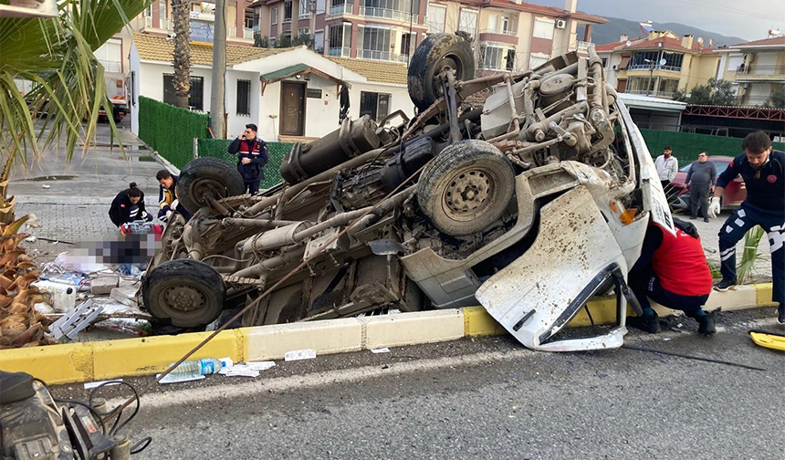 Akyazılı sürücü feci kazada hayatını kaybetti