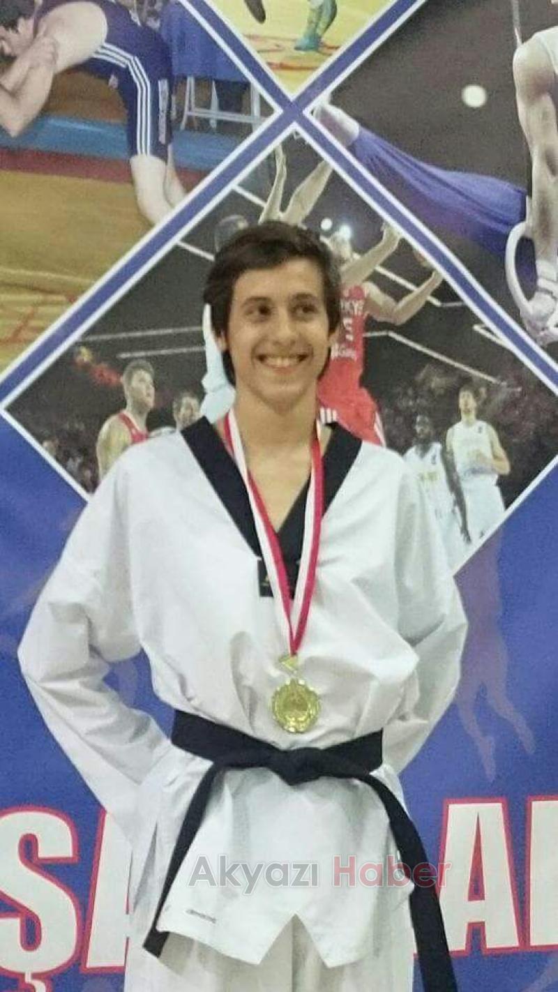 Akyazılı Tekvandocu Final Yolunda