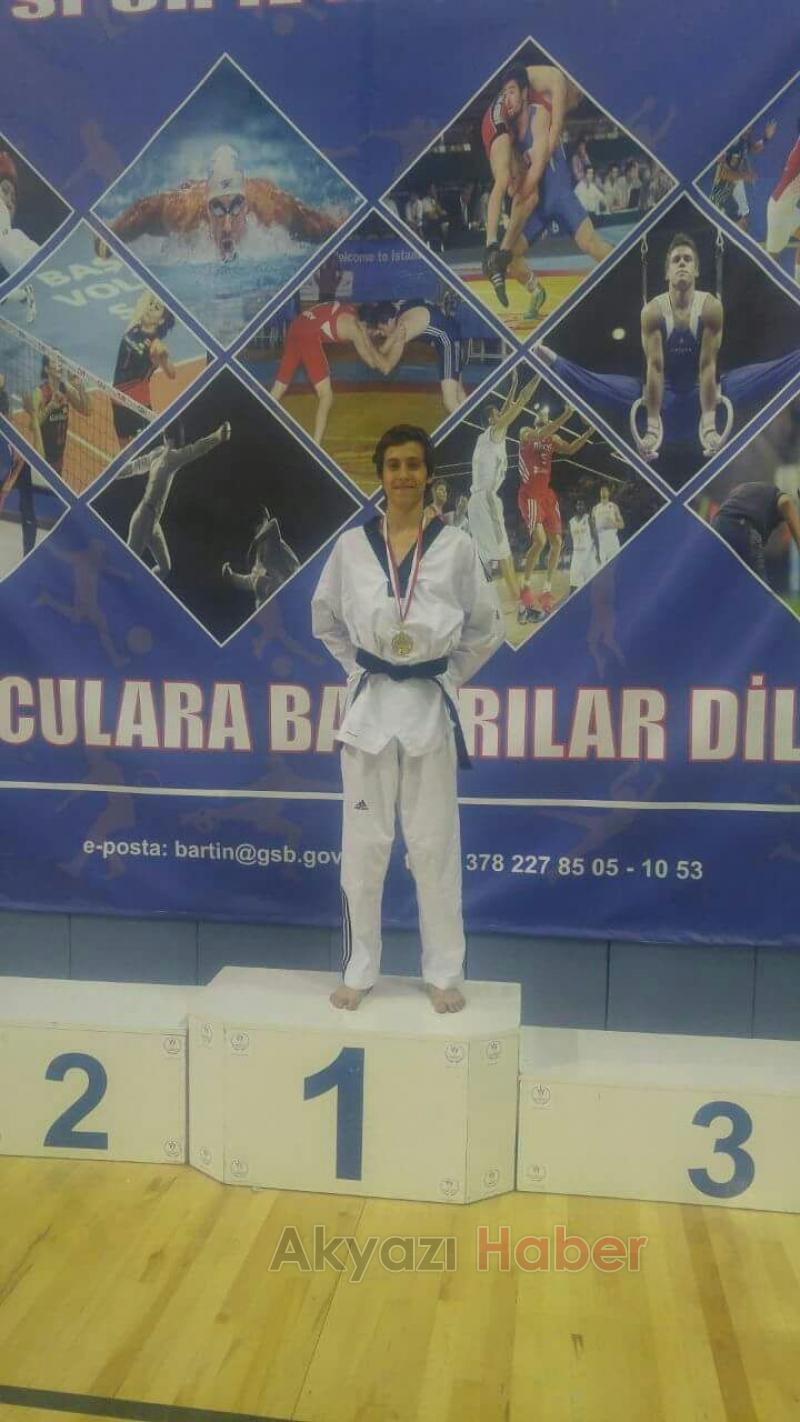 Akyazılı Tekvandocu Final Yolunda